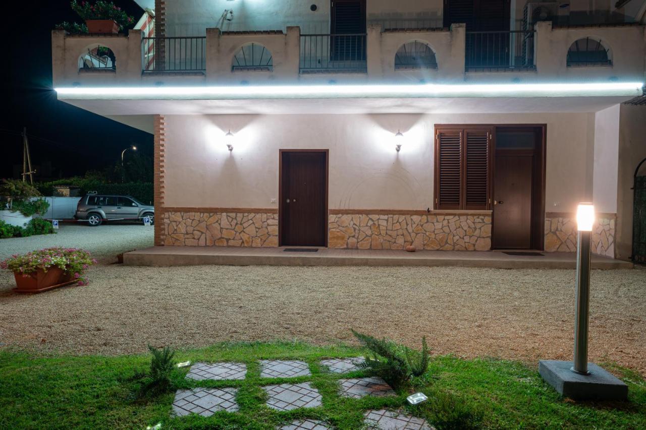 Arcobaleno Apartment Fondi Dış mekan fotoğraf