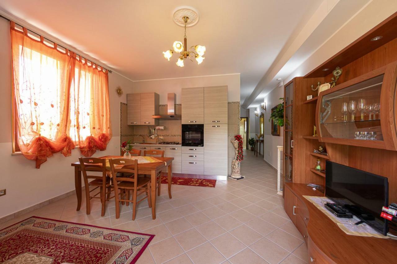 Arcobaleno Apartment Fondi Dış mekan fotoğraf